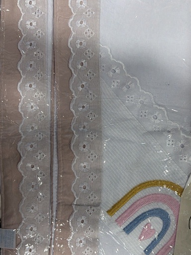 Manta com Arco-Íris Bordado e Barrado de Laise